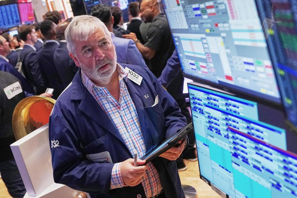 Wall Street futures rise, oil prices retreat despite US-Iran escalation
