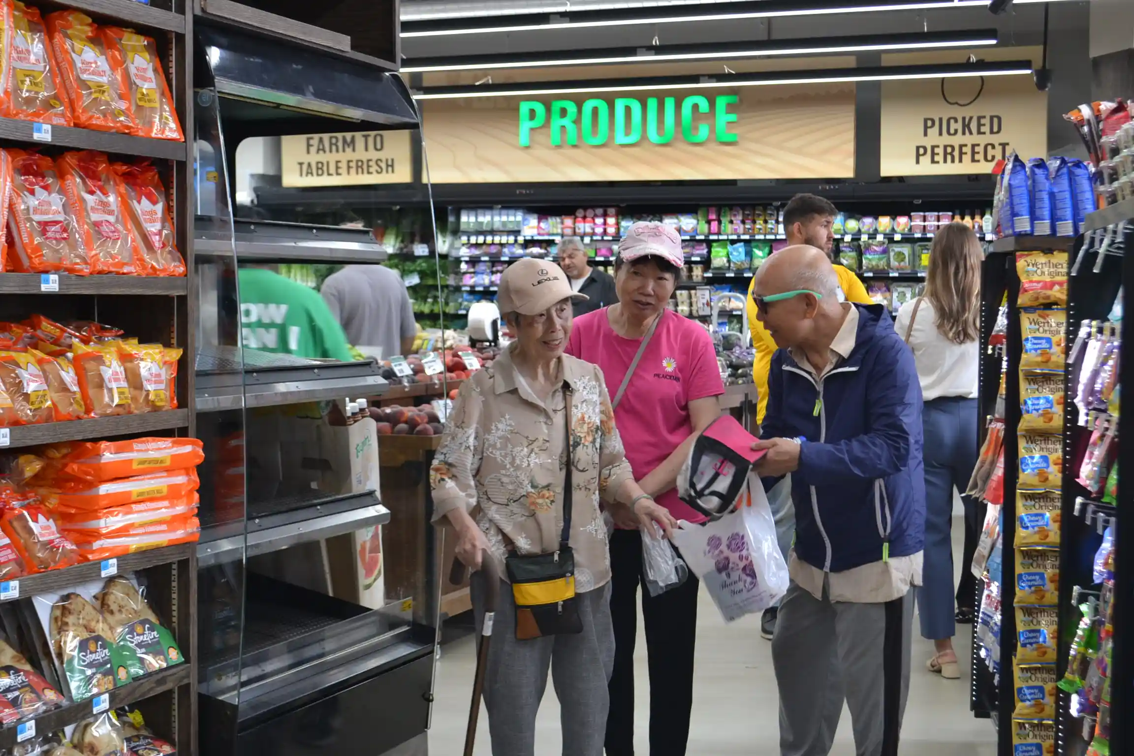 Foodtown Bay Ridge - customers
