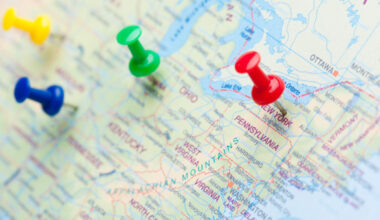 Pushpin road map showing a destination of New York