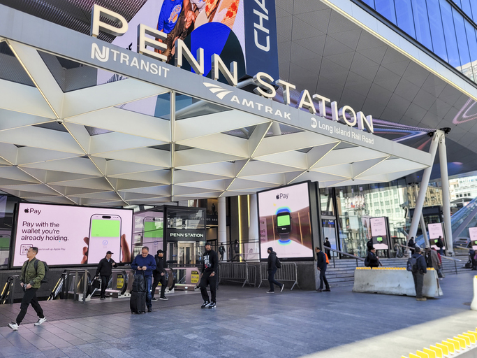 Trump administration proposes renaming New York's Penn Station after the president as massive renovations continue at one of the busiest train stations. (wdstock / Getty Images)