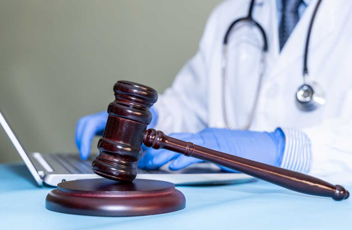 Unlicensed doctor arrested in Bronx after allegedly performing procedure that left woman dead: cops