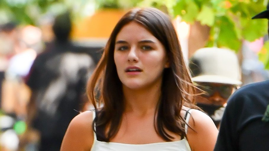 Tom Cruise, Katie Holmes' daughter Suri legally drops Cruise