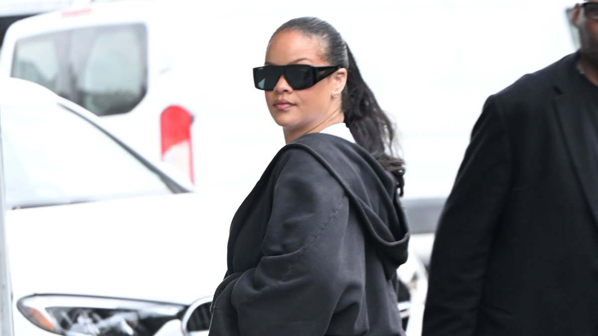 Rihanna lifts cancer patient’s spirits in grocery store moment – NBC New York