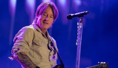 Keith Urban Plays Surprise Set on NYC Ferry, Reacts To Playful Roasting From the Crowd
