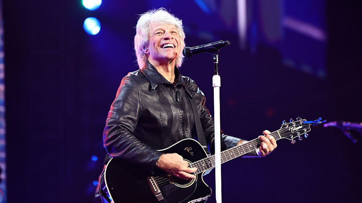 Jon Bon Jovi ends Madison Square Garden concert due to health – NBC New York