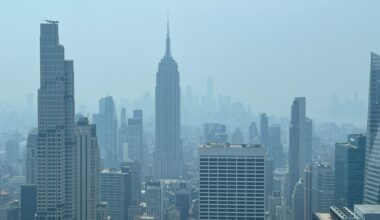 Canadian wildfire smoke prompts air quality alert amid heatwave