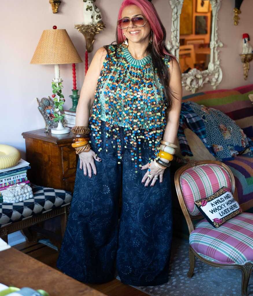 Jackson Heights’ ‘Sorceress of Second-hand Finds’ shares tips for vintage thrifting and decorating to the max – QNS