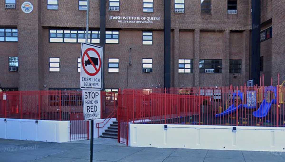 Hammer-wielding maniac invades Queens Jewish School while chasing woman, injures child with shove: Sources