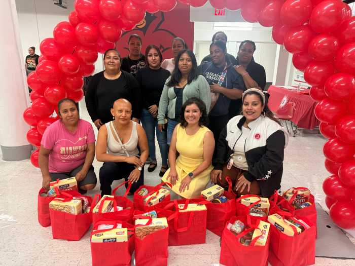 Brilla staff and parents volunteer at the Brilla Bodega, helping families stay fed while school is out.