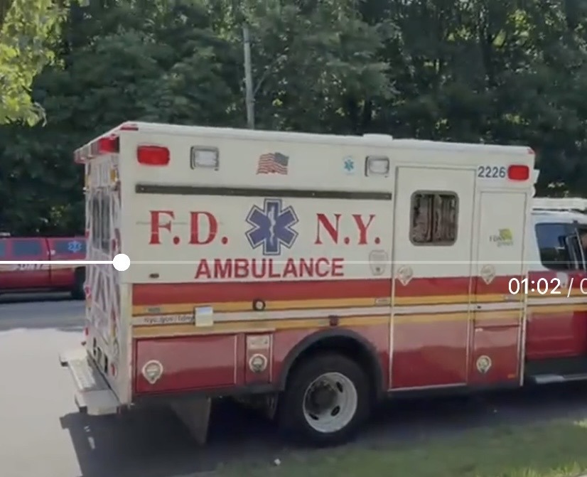 UPDATE Man Dies of Apparent Heart Attack inside Car on Jerome Ave near Woodlawn Cemetery Entrance