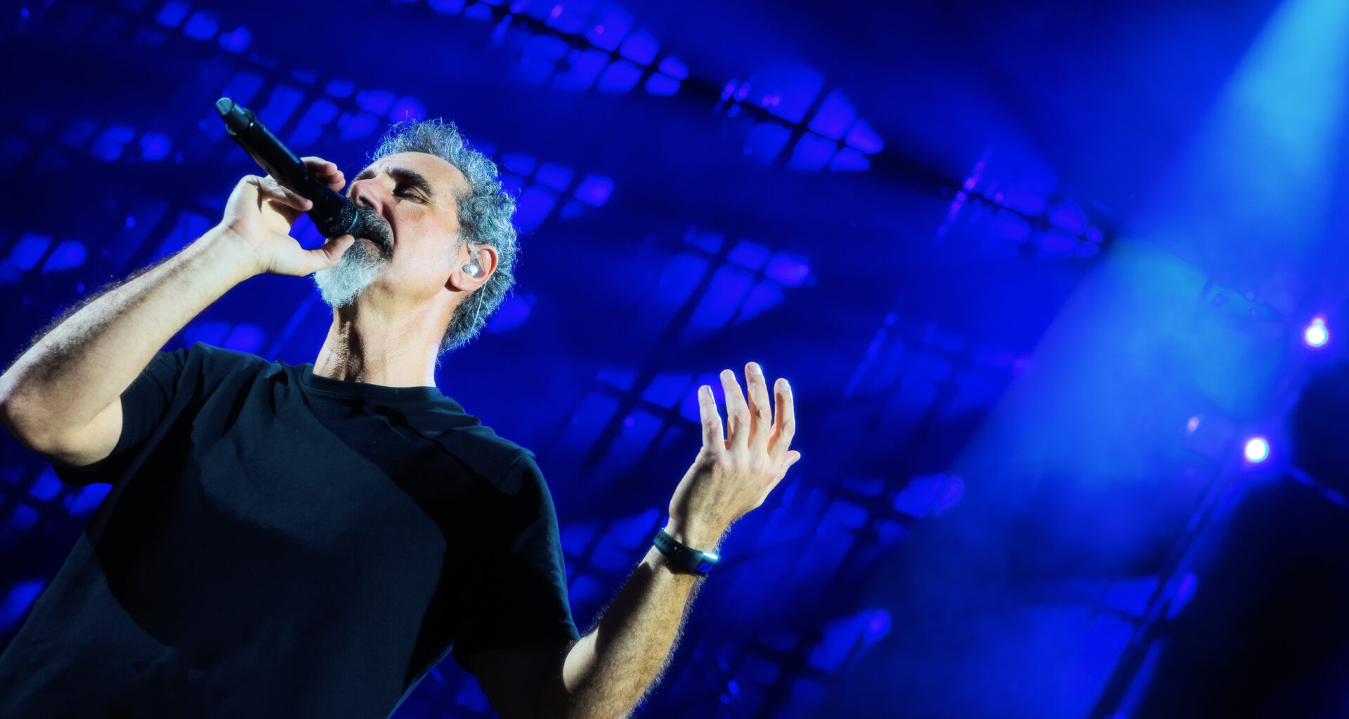 Gig Review : System of a Down/ Queens of the Stone Age/ Acid Bath – Tottenham Stadium, London – 13/07/26 – Metal Planet Music