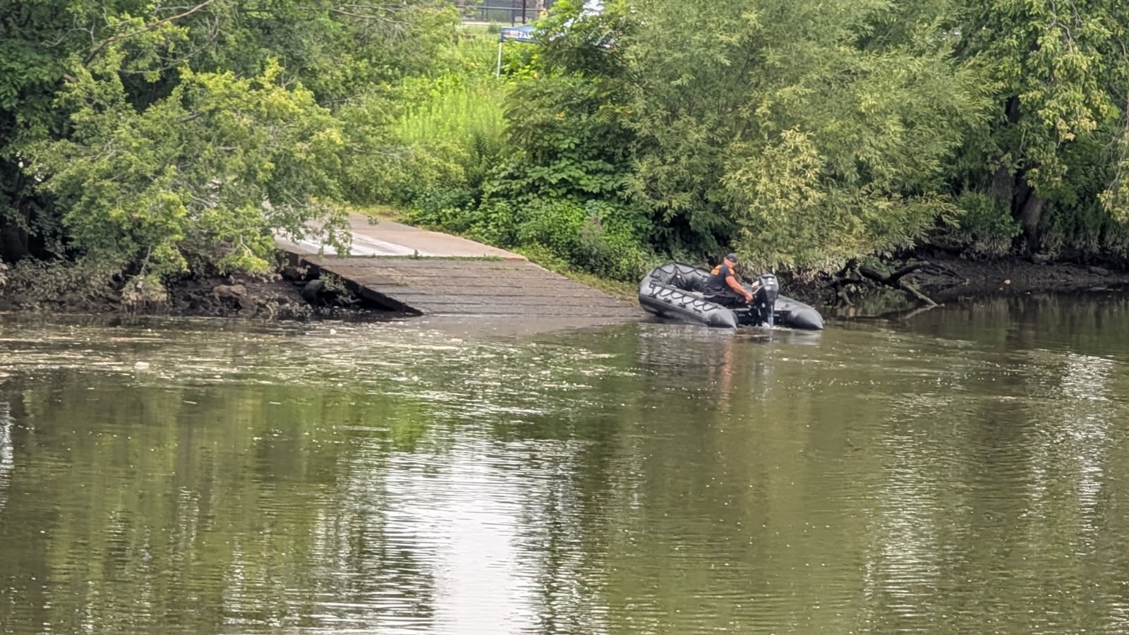 News 12 | Brooklyn | Crews Search For Young Girl After Finding 10 Year Old Boys Body In Passaic River1
