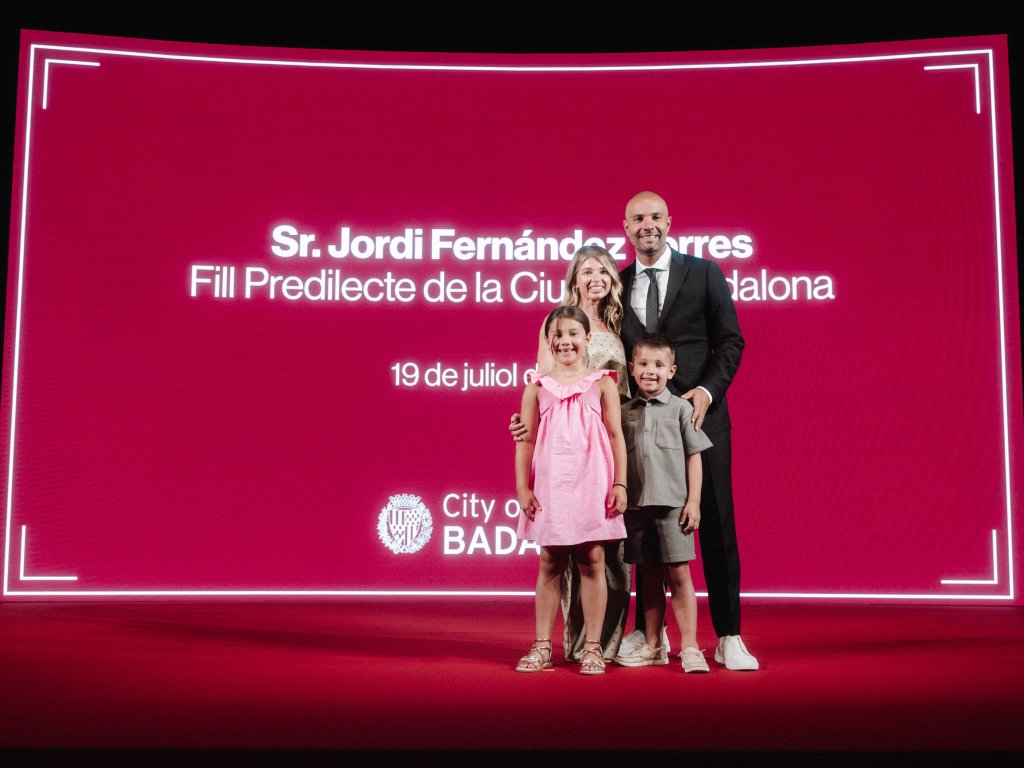 From Badalona to Brooklyn: Jordi Fernández honored by hometown with highest civic distinction