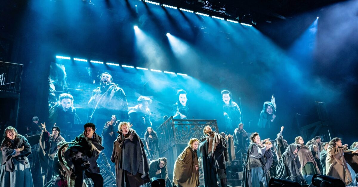 Les Misérables: The Arena Concert Spectacular Begins Radio City Music Hall Engagement July 23