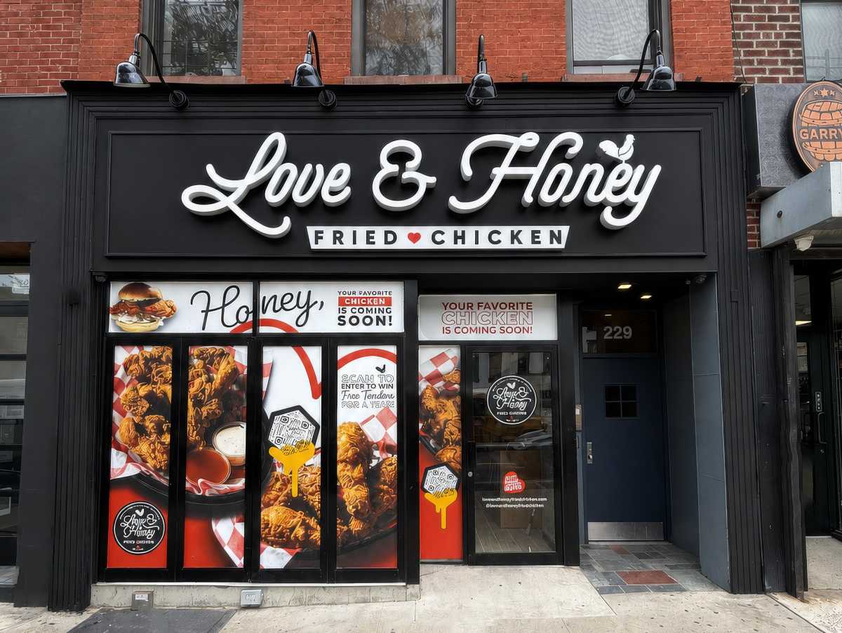 Cluck yeah: Philly fried chicken favorite Love & Honey opens first NYC location in Downtown Brooklyn • Brooklyn Paper