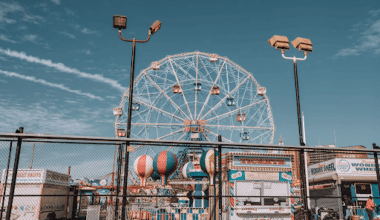 Image of maimonides park ferris wheel at coney island in the summer