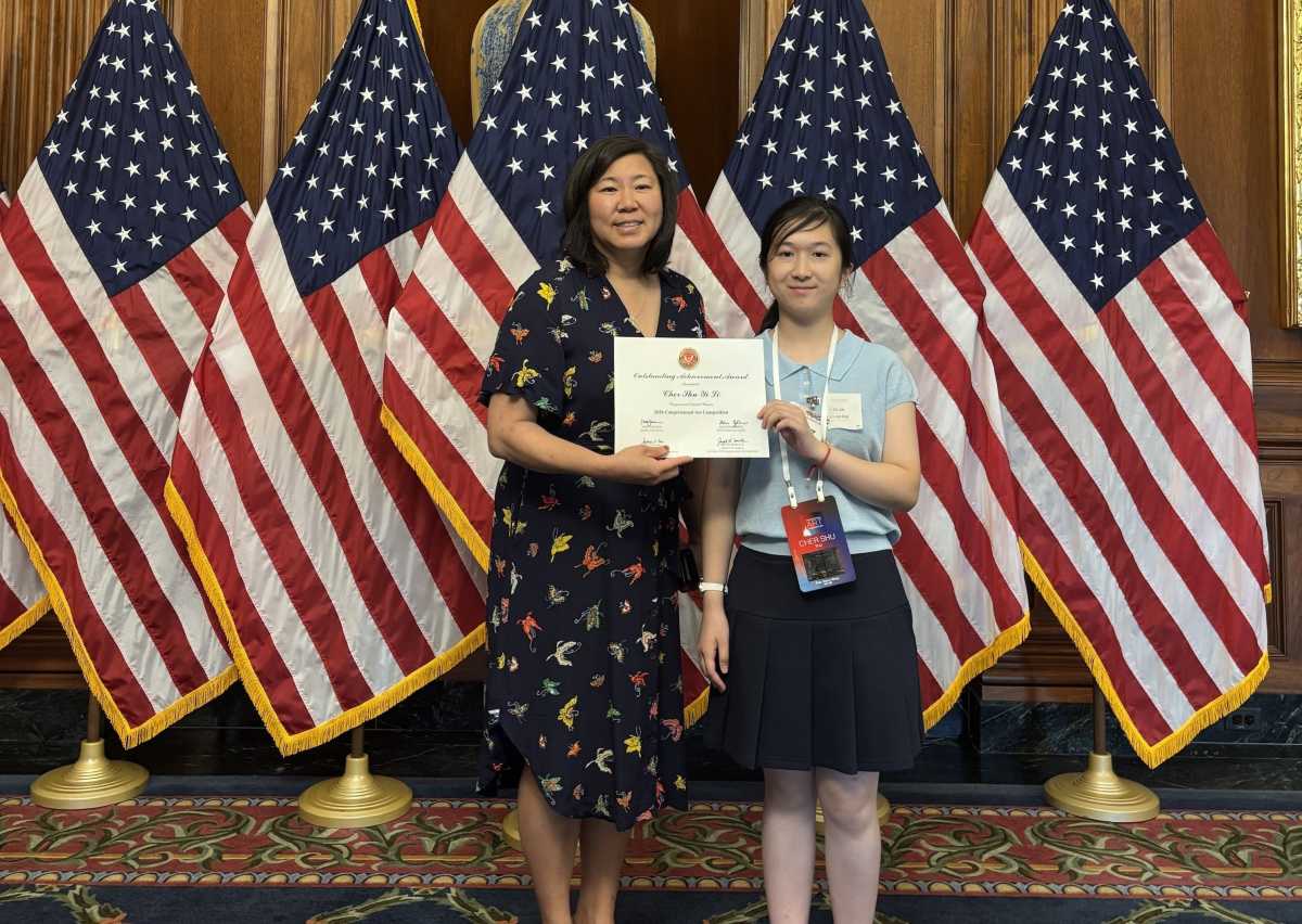 Francis Lewis HS student has artwork displayed at U.S. Capitol after winning Rep. Meng’s Congressional district art contest – QNS