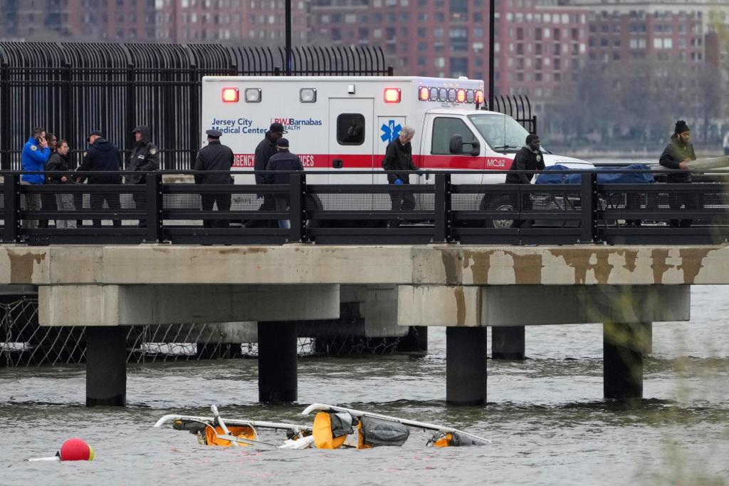 An NYC helicopter that crashed and killed 6 last year shows signs of bird strike, safety board says