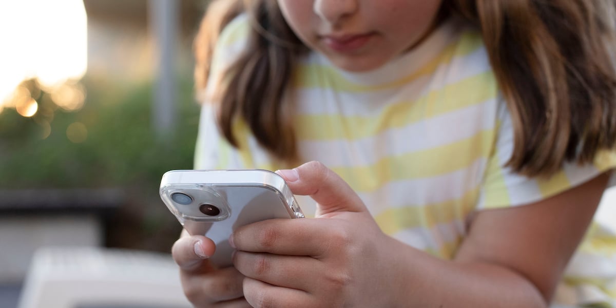 Hochul and Letitia James issue final rules for New York SAFE for Kids Act