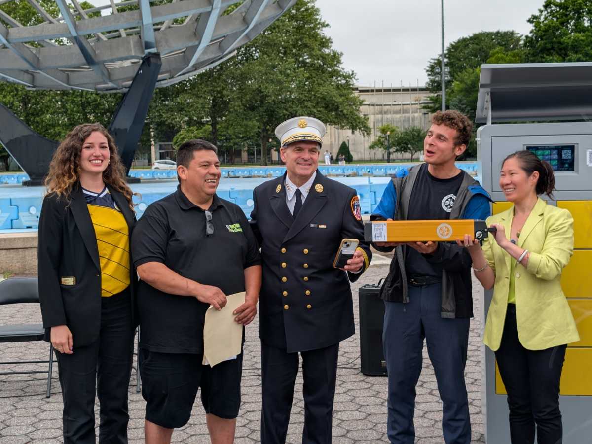 NYC launches a pilot to replace gas generators with electric batteries for food vendors in Flushing Meadows Corona Park – QNS