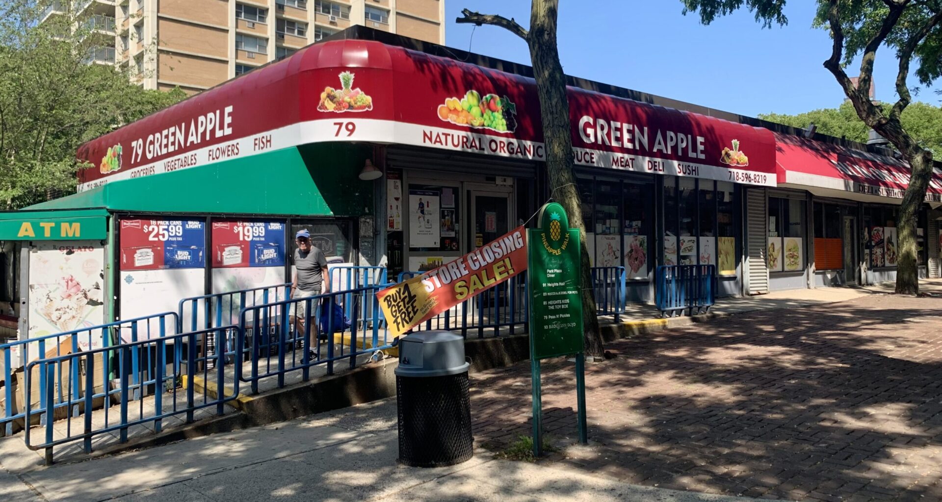 Brooklyn Heights neighborhood grocery, deli and produce market All in One Deli Mart, fondly known as Peas N’ Pickles, has closed its doors. Photo: Mary Frost/Brooklyn Eagle