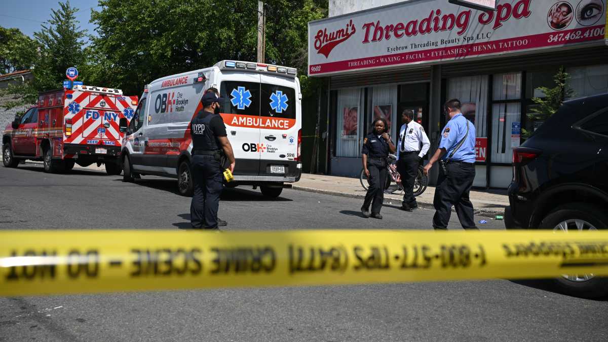 Two people shot shot in broad daylight in Canarsie: NYPD • Brooklyn Paper