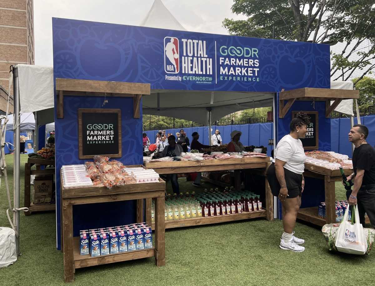 More than 700 Bronx families receive free groceries at community event backed by Goodr, NBA Total Health – Bronx Times