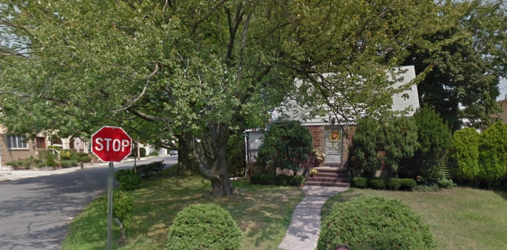 Teens arrested for stealing SUV, crashing it into Staten Island house