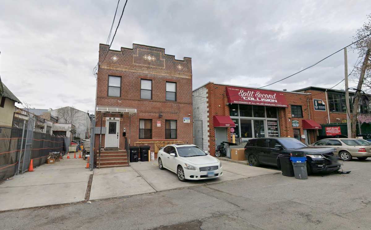 According to police sources, officers from the 114th Precinct were called to a home at 18-64 41st St. in Astoria at around 12:24 a.m. on July 21. Sources report that neighbors heard a loud commotion and dialed 911.