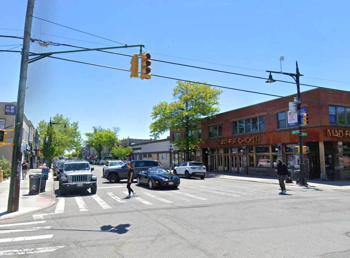 Queens intersection where off-duty Brooklyn cop was stabbed