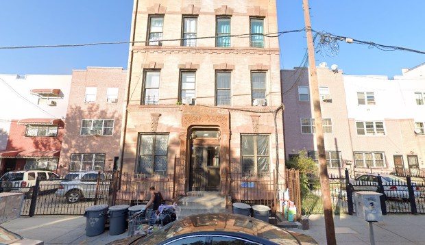 Ardonis Jarvis lived at this building on E. 147th St. in the Bronx. (Google)