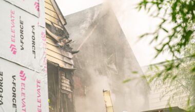 Mattress fire sparks 'punishing' inferno that destroys 2 Bronx homes; 5 firefighters hurt