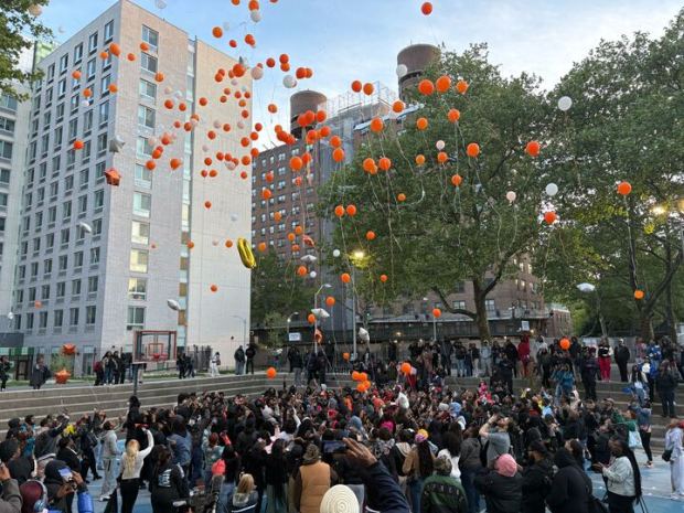 Balloons are released at a memorial for slain drill ripper Quah'mir Cruz in Brownsville on Tuesday, May 12, 2026. (Roni Jacobson / New York Daily News)
