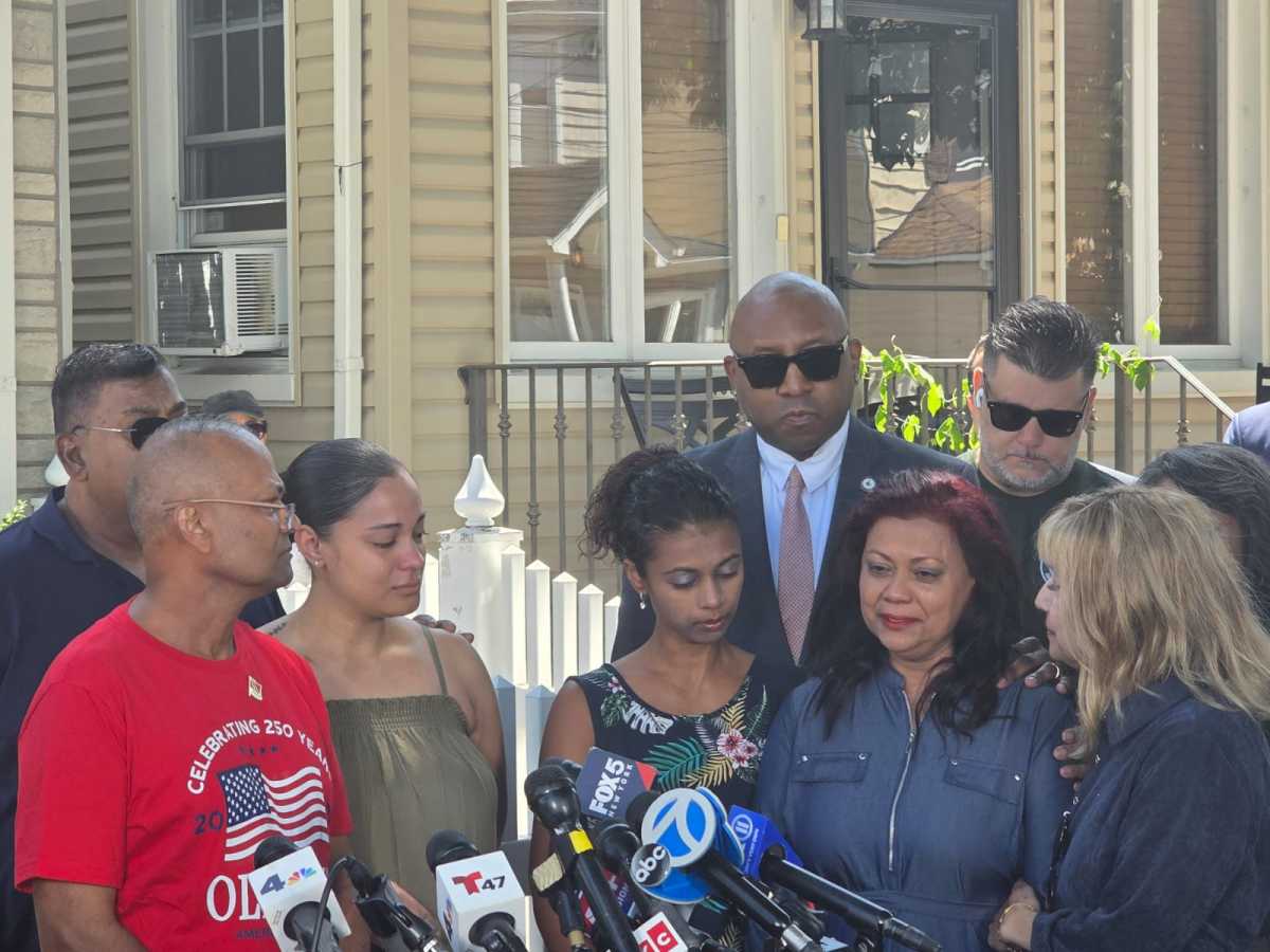Mother of Army Sgt. Angel Rampersad, Ozone Park woman killed in missile attack in Jordan, remembers her bravery at community vigil – QNS