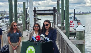 AOC helps secure federal funding to remove abandoned vessels from NYC waterways – QNS