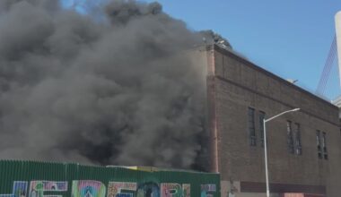 News 12 | Brooklyn | Thick Black Smoke Billows From Greenpoint Warehouse As Crews Battle Blaze