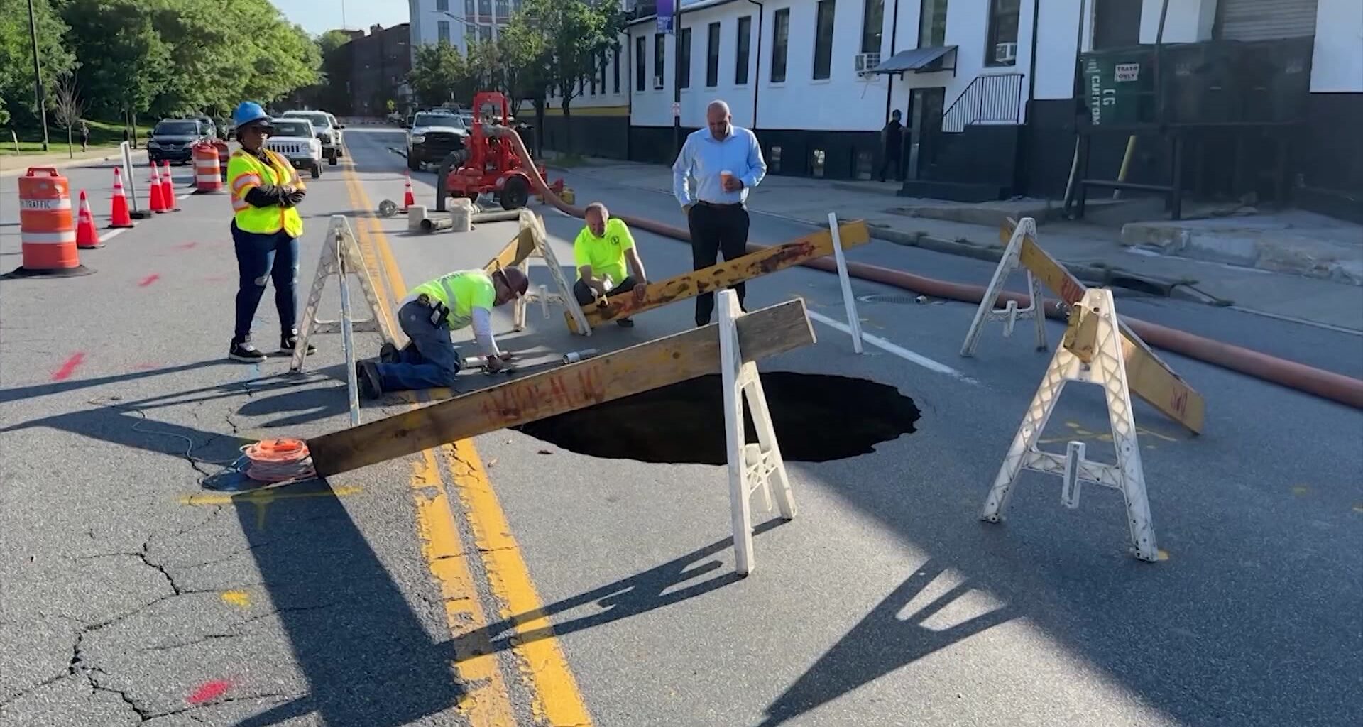 News 12 | Westchester | Part Of Major Yonkers Roadway Closed After Pavement Gives Way