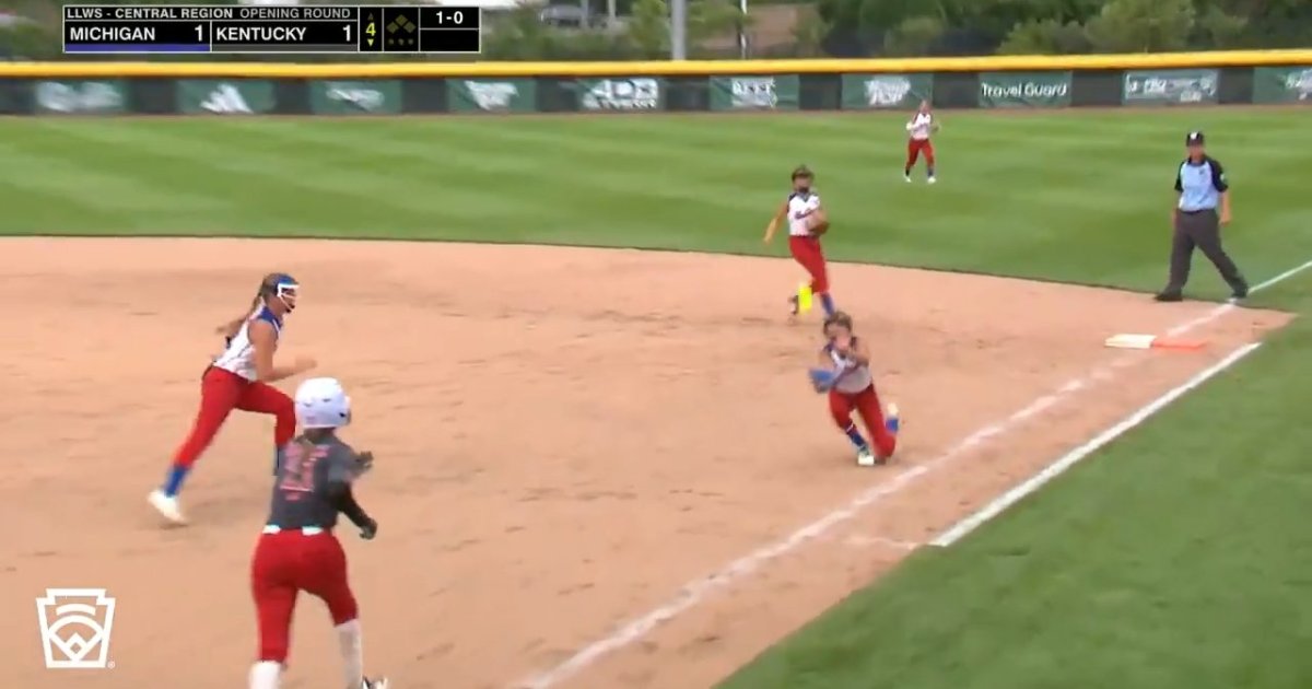 Brooklyn David's diving catch - Little League