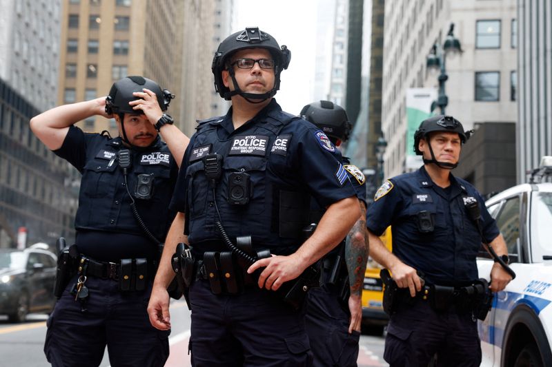 Columns in Manhattan high-rise buckle, prompting evacuations