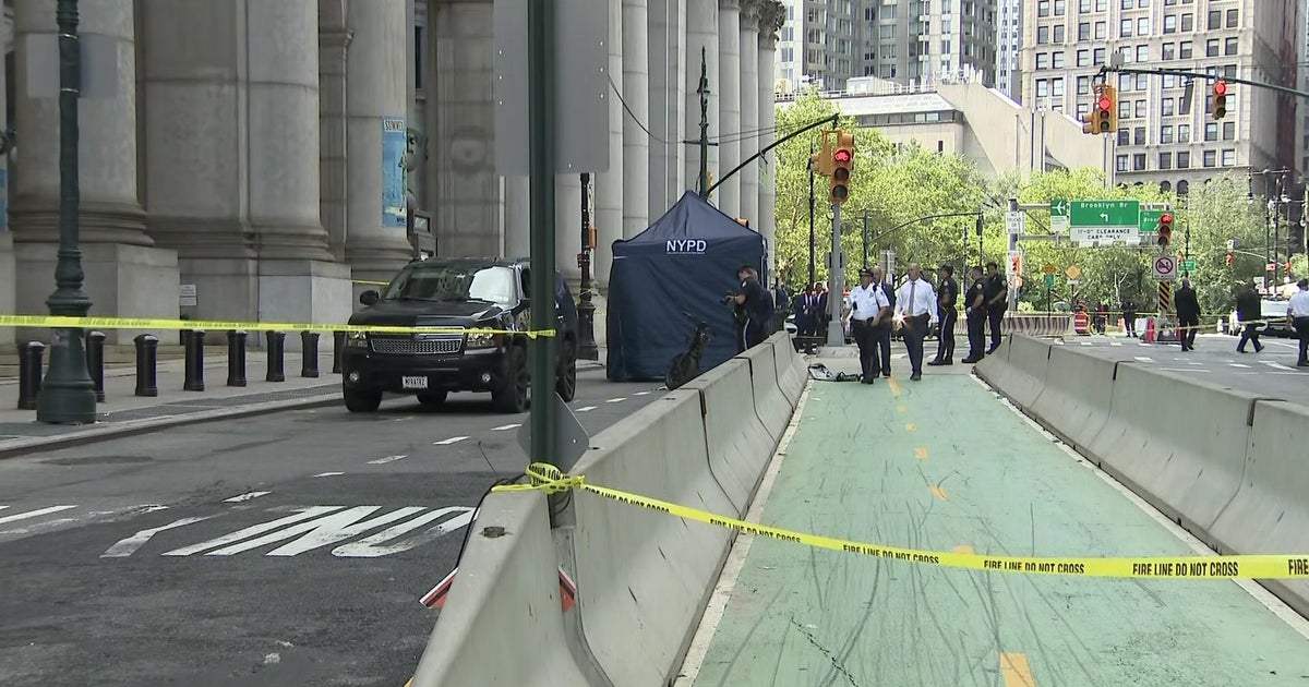 Teen dead in Lower Manhattan e-bike crash