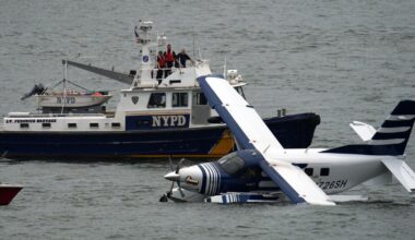 Passenger recounts seaplane's hard landing in New York City's East River