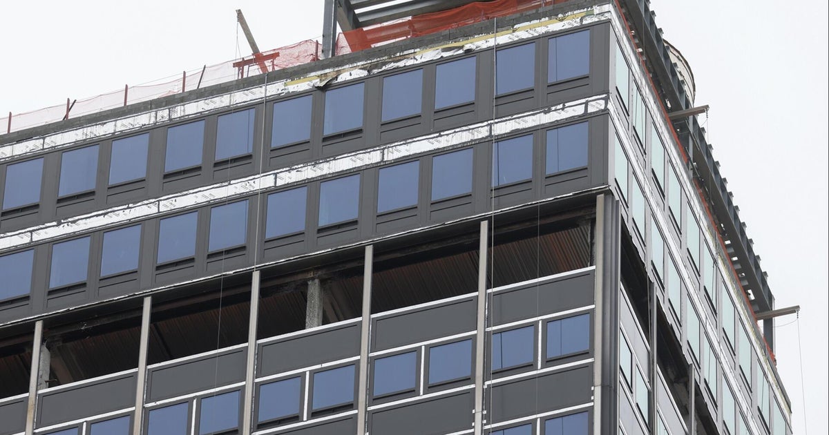 Unstable Midtown Manhattan building has stopped moving, officials say