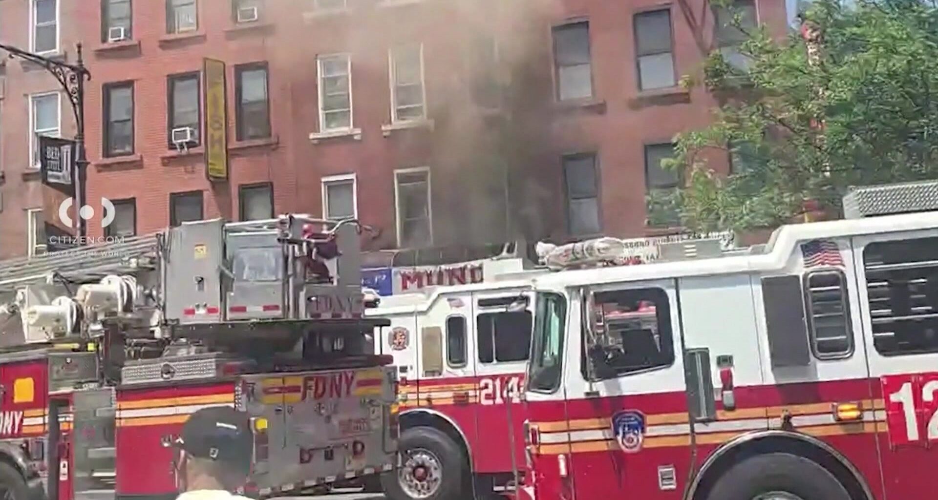 News 12 | Brooklyn | Fire Erupts In Bed Stuy Store Spreads To Apartments Above