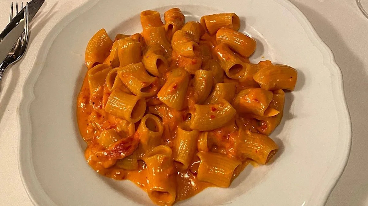 The Iconic NYC Restaurant That Sells Its Italian Sauces Nationwide