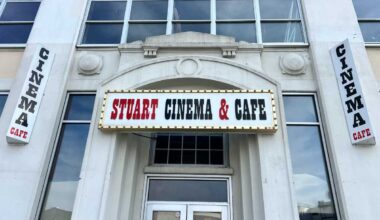 Queen of cinema: A movie theater blooms in Queens – QNS