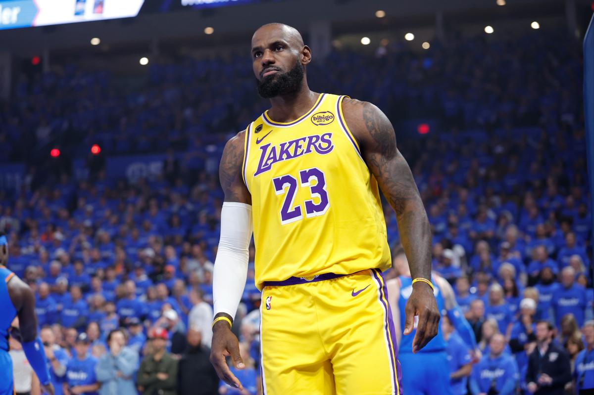 LeBron James looking to join either Warriors or Cavaliers