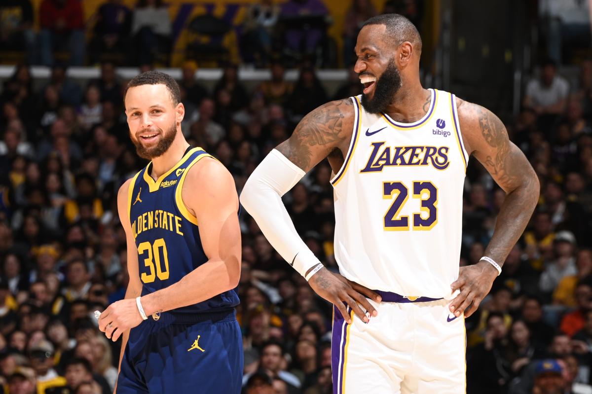 Stephen Curry, LeBron James both in New York amid Warriors recruiting rumors