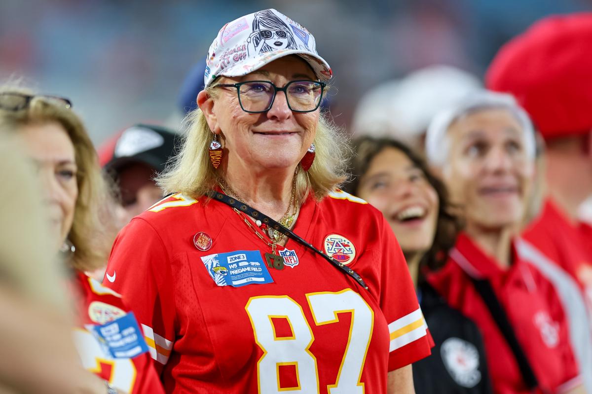 Donna Kelce arrives in NYC ahead of Travis' wedding to Taylor Swift