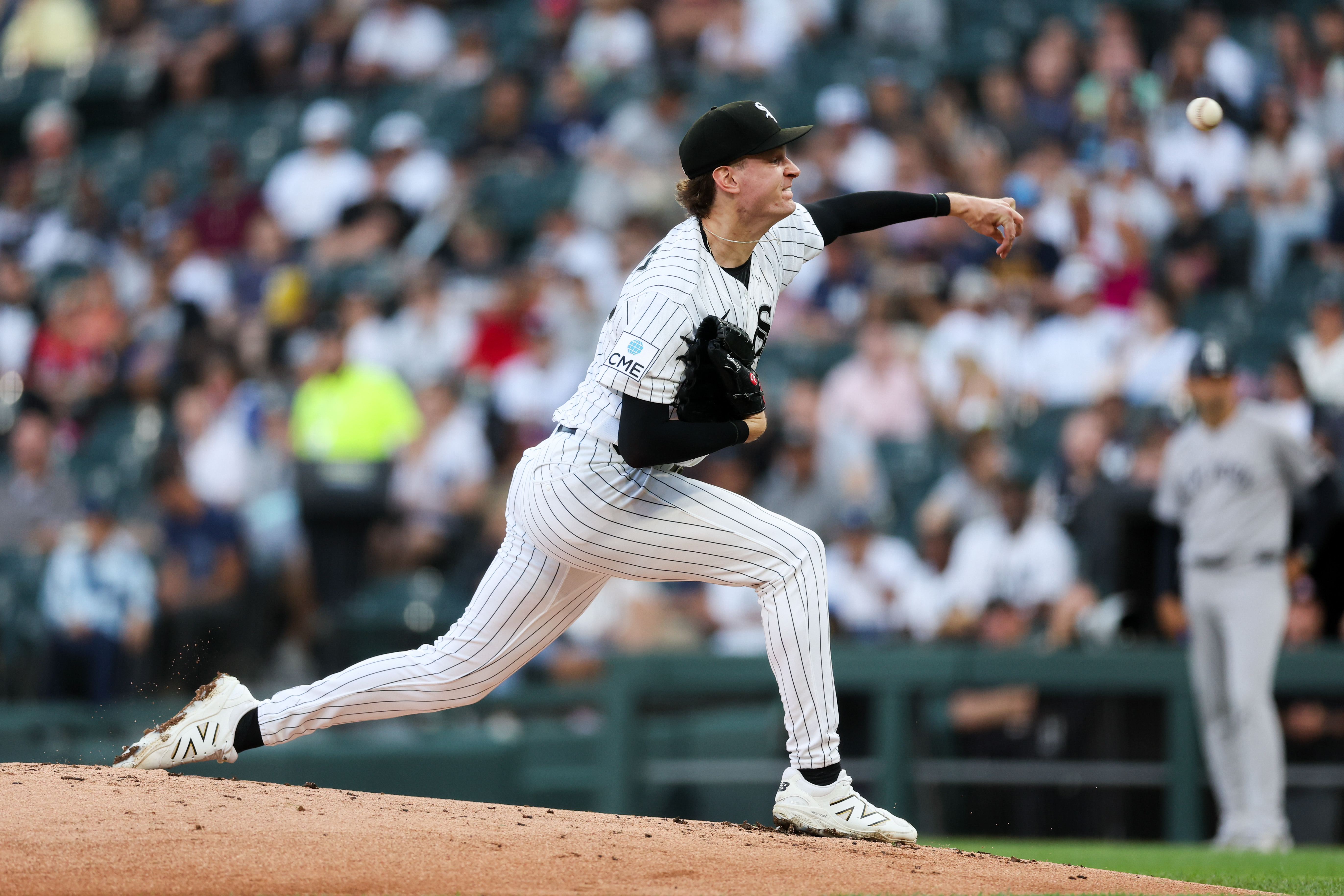 White Sox pitcher Noah Schultz (22) pitches during the first inning against the Yankees at Rate Field July 27, 2026 in Chicago. (Armando L. Sanchez/Chicago Tribune)