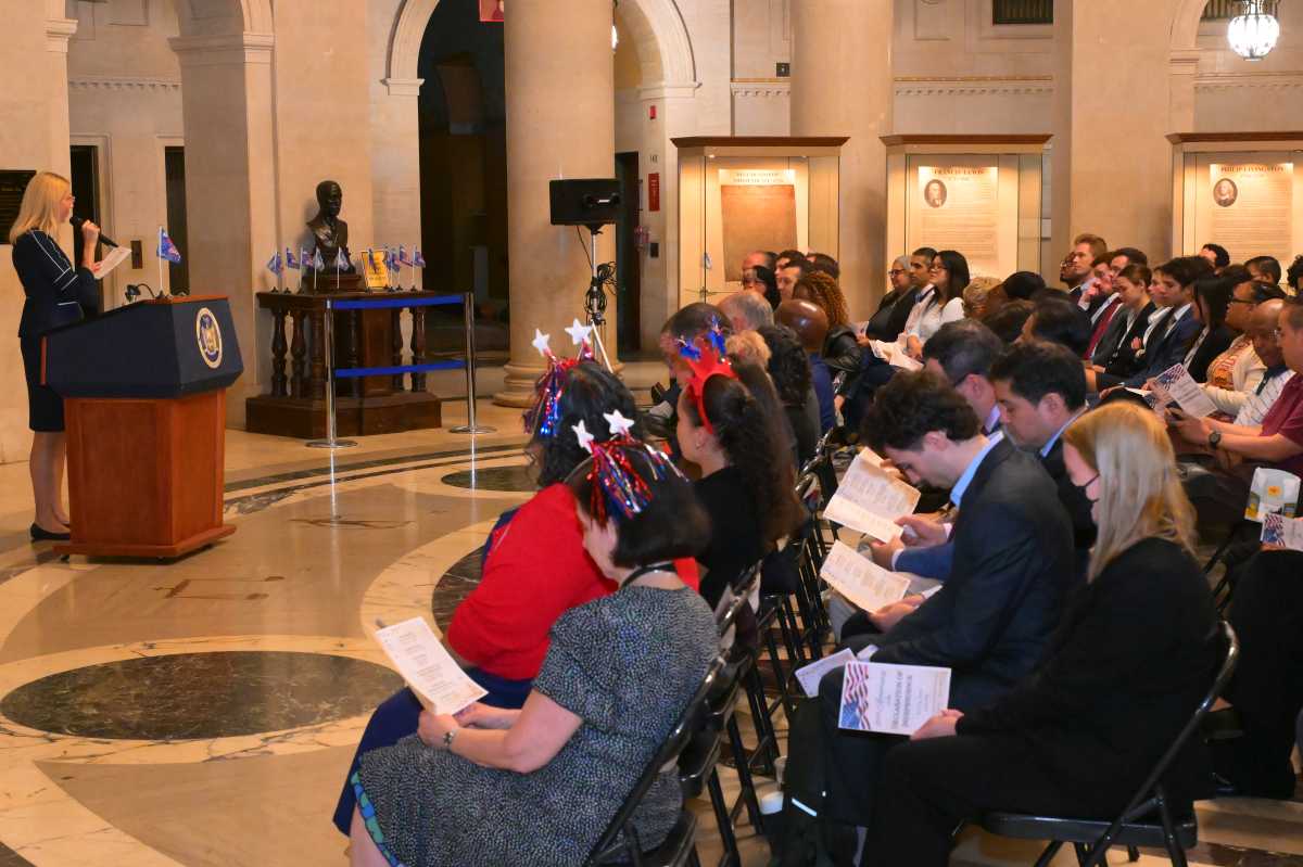 people reading the Declaration of Independence at New York County Court